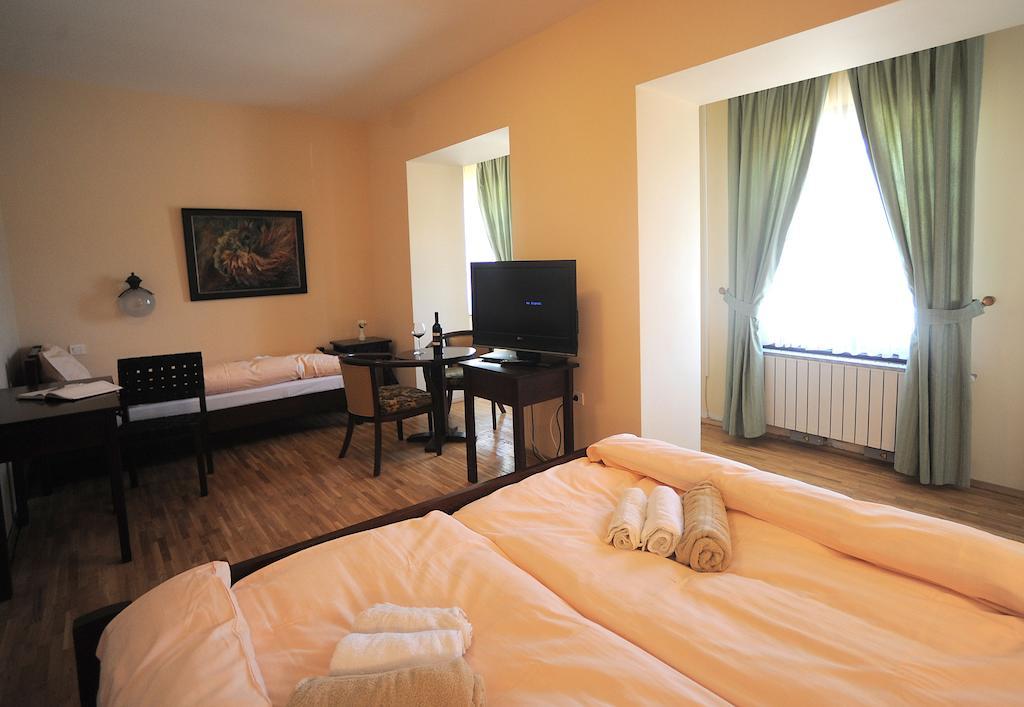 Kalin Hotel Lazaropole Rum bild